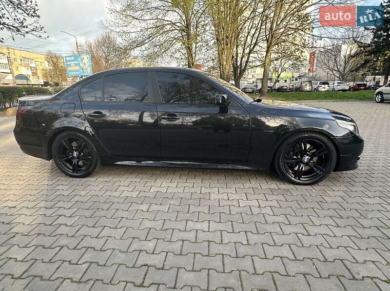 Седан BMW 5 Series 2006 в Черновцах