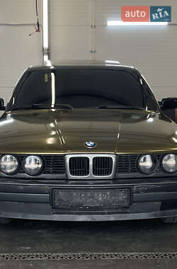 Седан BMW 5 Series 1991 в Черновцах