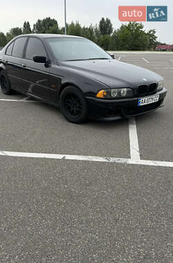 Седан BMW 5 Series 2000 в 