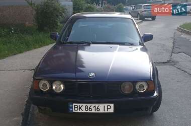 Седан BMW 5 Series 1990 в Вараше