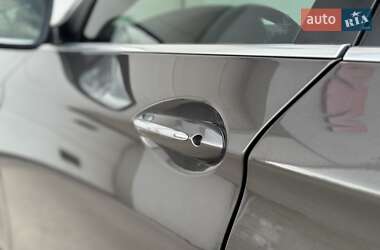 Седан BMW 5 Series 2011 в 