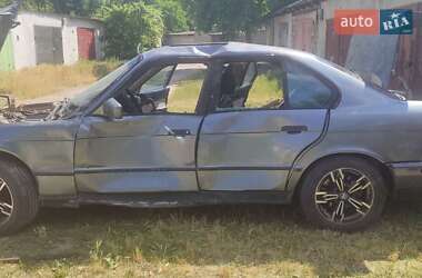 Седан BMW 5 Series 1987 в Новоселиці