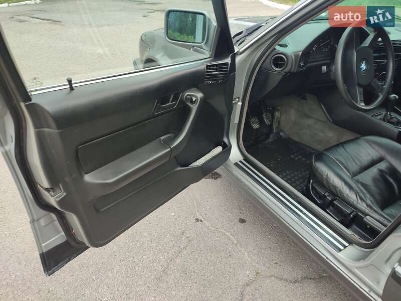 Седан BMW 5 Series 1989 в Ровно