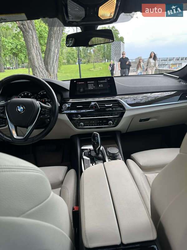 Седан BMW 5 Series 2017 в Киеве