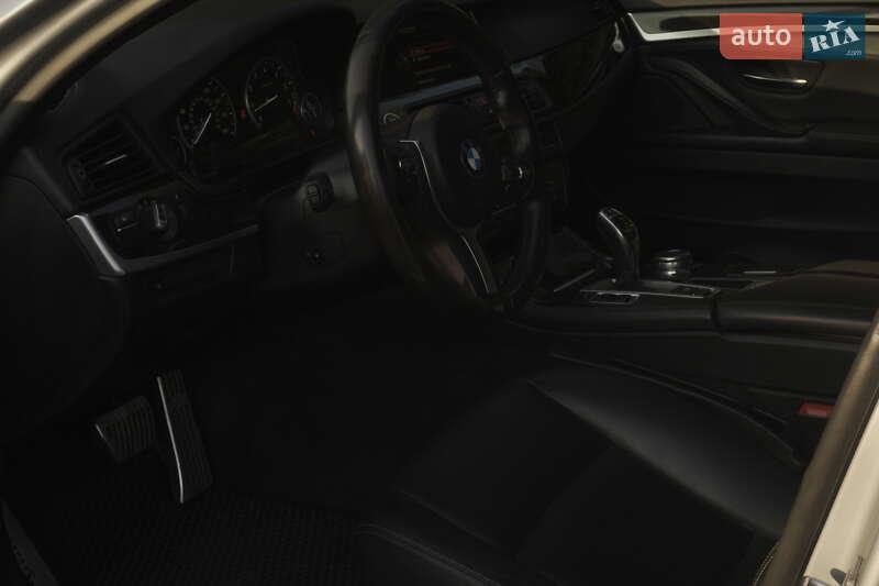 Седан BMW 5 Series 2016 в Ременеві