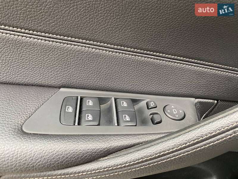 Седан BMW 5 Series 2017 в Хмельницком