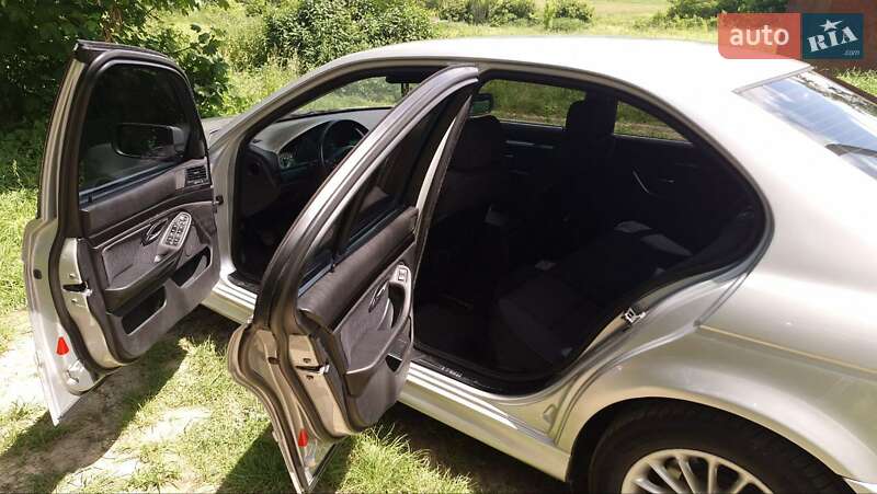 Седан BMW 5 Series 2000 в Миколаєві