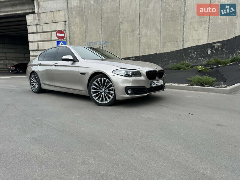 Седан BMW 5 Series 2016 в Киеве