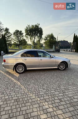 Седан BMW 5 Series 2001 в Самборе