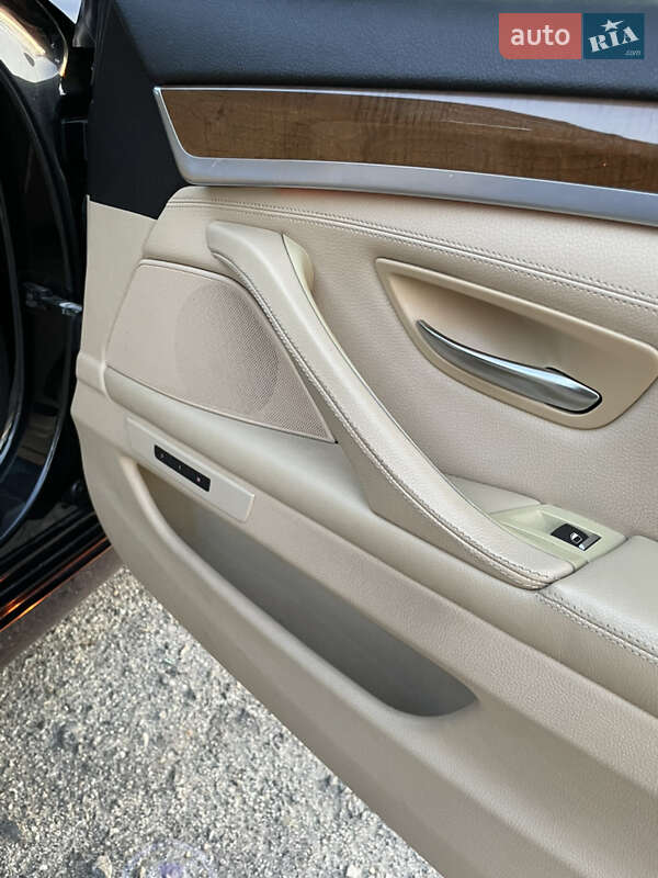 Седан BMW 5 Series 2011 в Дніпрі