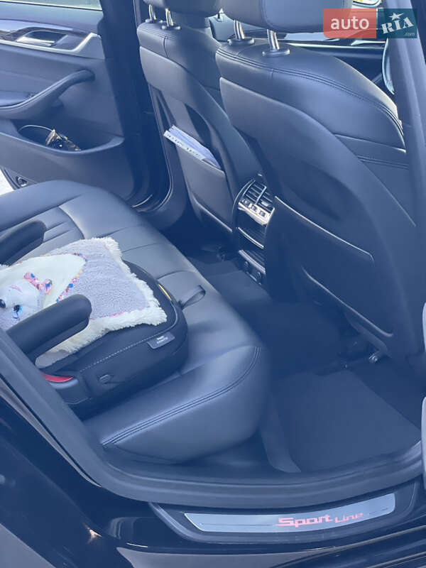 Седан BMW 5 Series 2018 в Львові