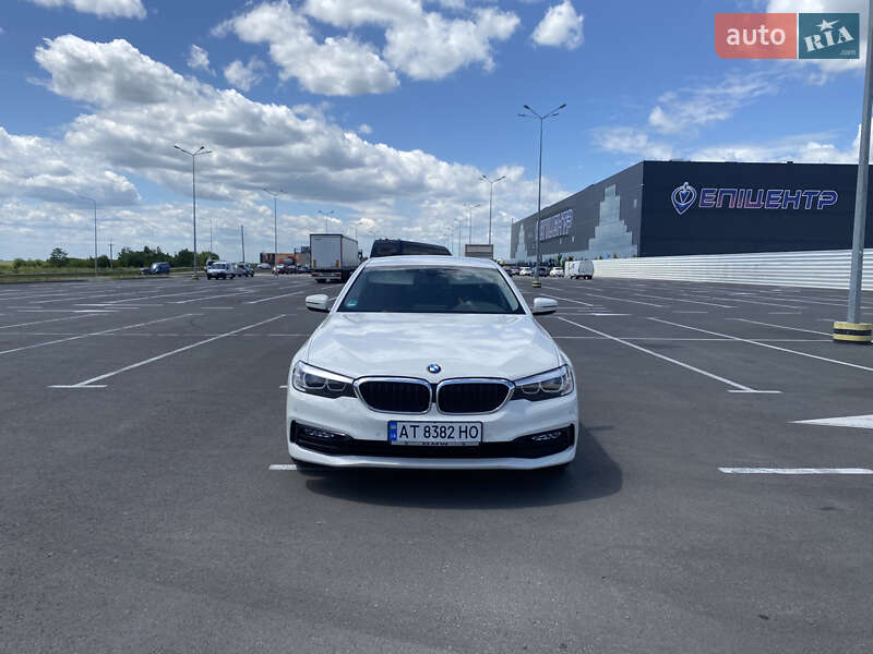 Седан BMW 5 Series 2017 в Львові