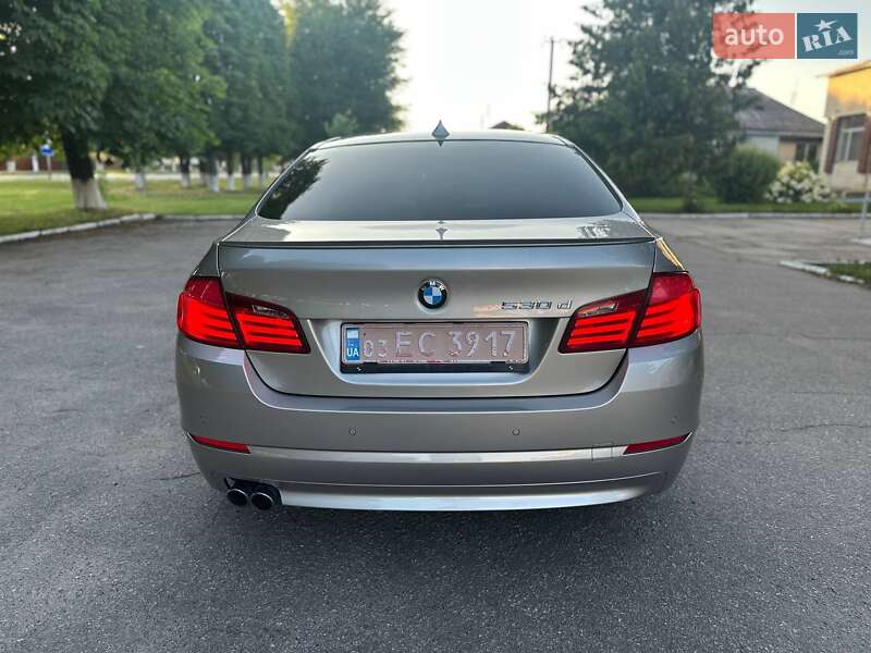 Седан BMW 5 Series 2012 в Золотоноше