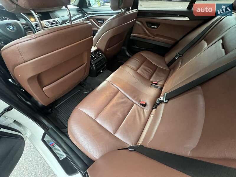 Седан BMW 5 Series 2013 в Олександрії