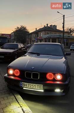 Седан BMW 5 Series 1990 в Белгороде-Днестровском