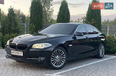 Седан BMW 5 Series 2010 в Олевську