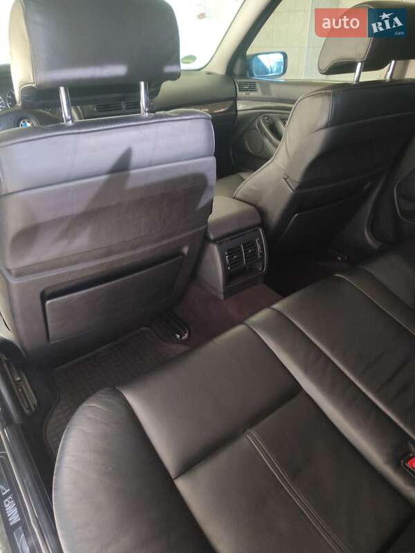 Седан BMW 5 Series 2003 в Черновцах