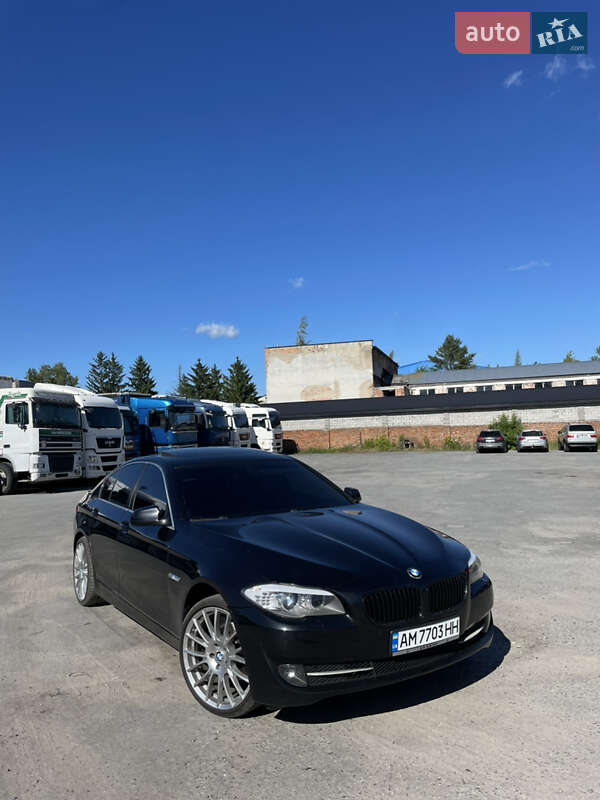 Седан BMW 5 Series 2012 в Звягелі