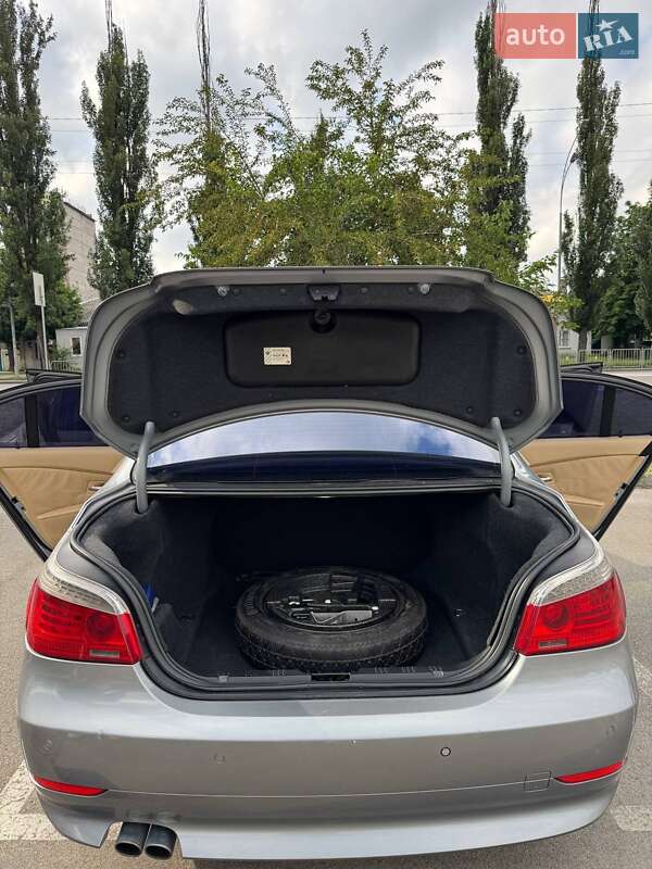 Седан BMW 5 Series 2004 в Киеве