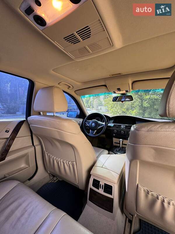 Седан BMW 5 Series 2004 в Киеве