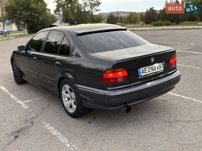 Седан BMW 5 Series 1996 в Кривом Роге