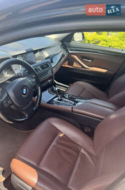 Седан BMW 5 Series 2015 в Хусте
