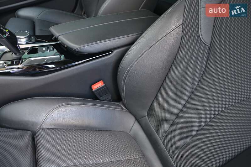 Седан BMW 5 Series 2019 в Киеве