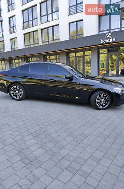 Седан BMW 5 Series 2017 в Львове