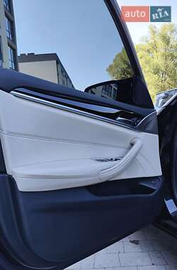 Седан BMW 5 Series 2017 в 