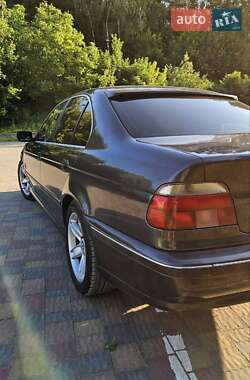 Седан BMW 5 Series 2000 в 