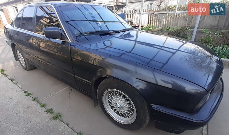 Седан BMW 5 Series 1990 в Криничках