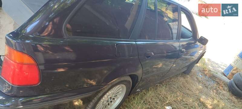 Универсал BMW 5 Series 1998 в Староказачьем фото 10 Универсал BMW 5 Series 1998 в Староказачьем