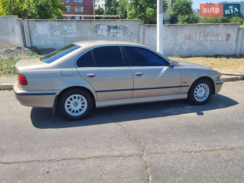 Седан BMW 5 Series 2000 в Одессе