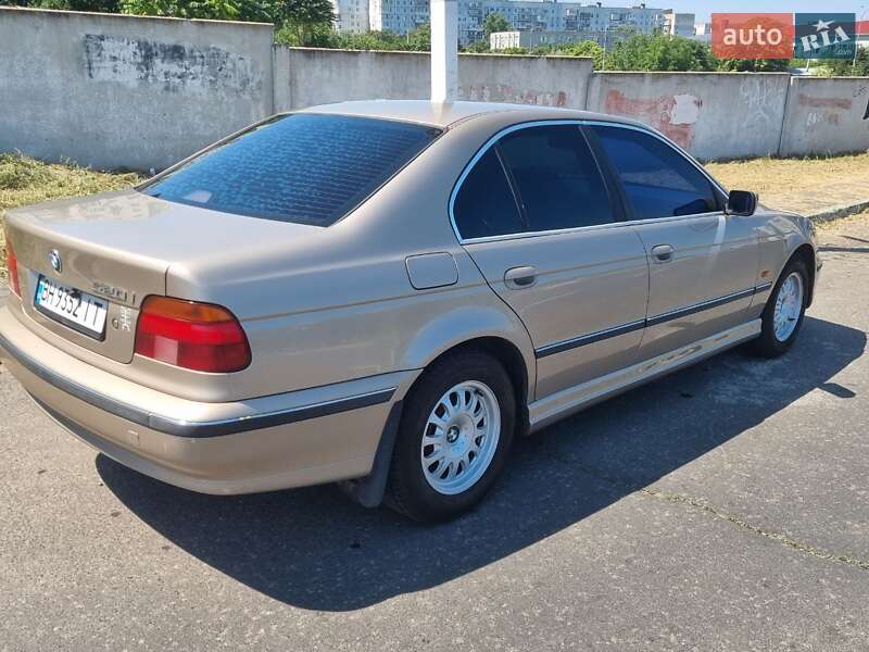 BMW 5 Series 2000