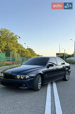 Седан BMW 5 Series 2000 в Харькове