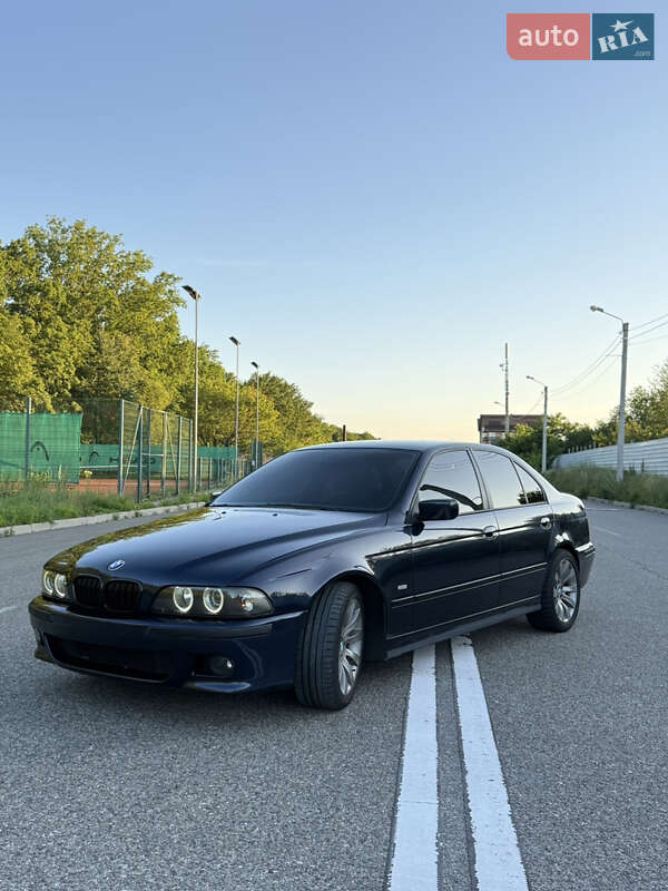 BMW 5 Series 2000