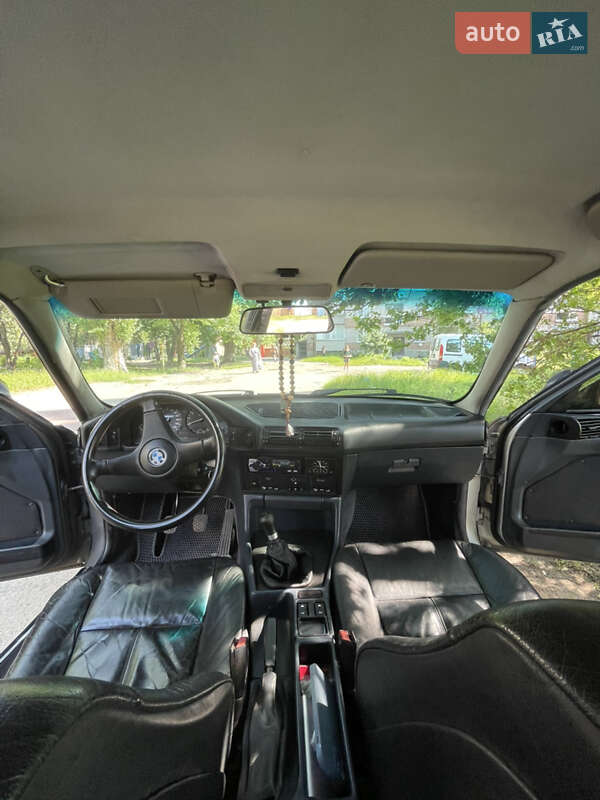 Седан BMW 5 Series 1989 в Конотопе