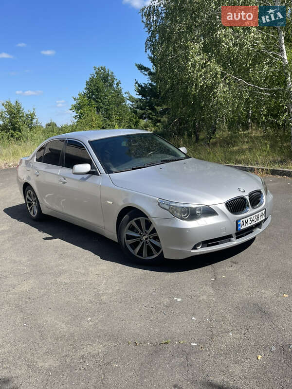 Седан BMW 5 Series 2003 в Киеве