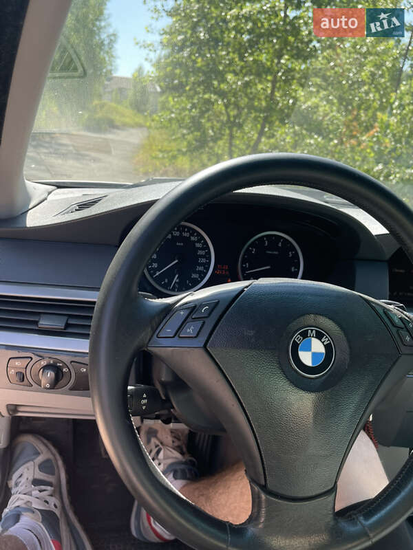 Седан BMW 5 Series 2003 в Киеве