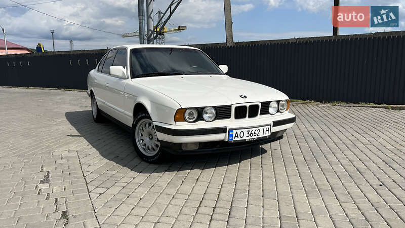 Седан BMW 5 Series 1990 в 