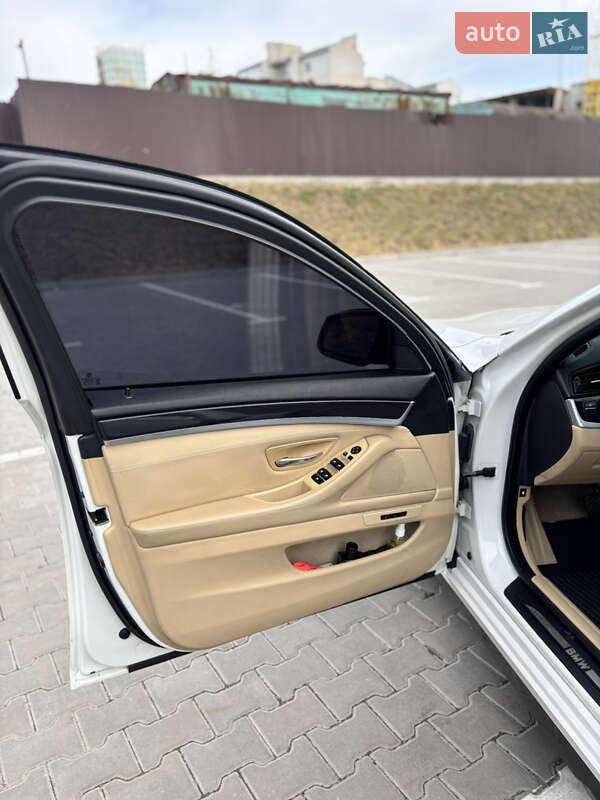 Седан BMW 5 Series 2011 в Тернополі