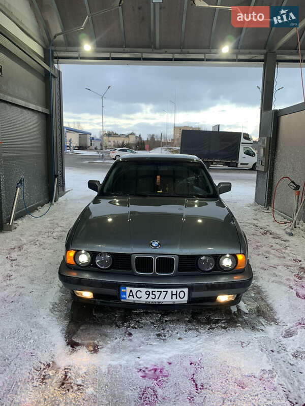 Седан BMW 5 Series 1990 в Ковелі