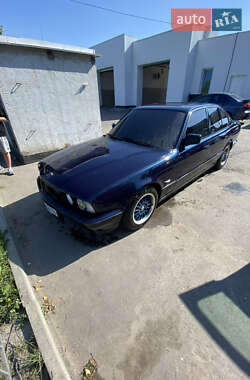 Седан BMW 5 Series 1988 в Сумах