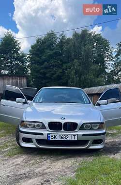 Седан BMW 5 Series 2000 в Дроздыни