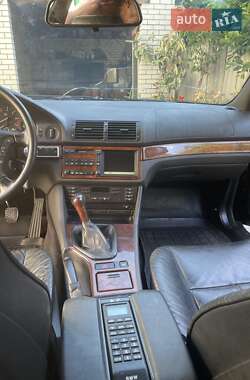 Седан BMW 5 Series 1999 в 