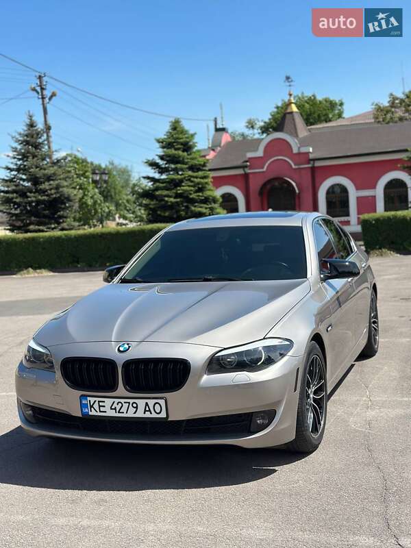 Седан BMW 5 Series 2013 в Кам'янському