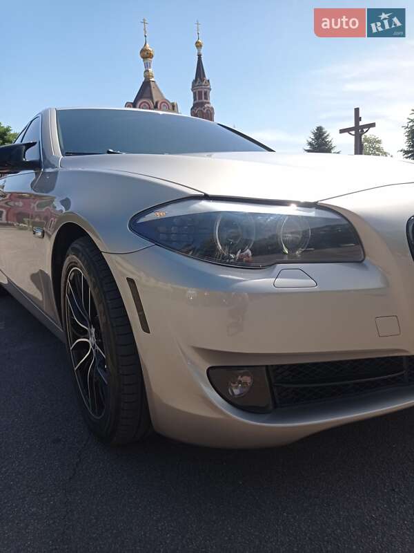Седан BMW 5 Series 2013 в Кам'янському