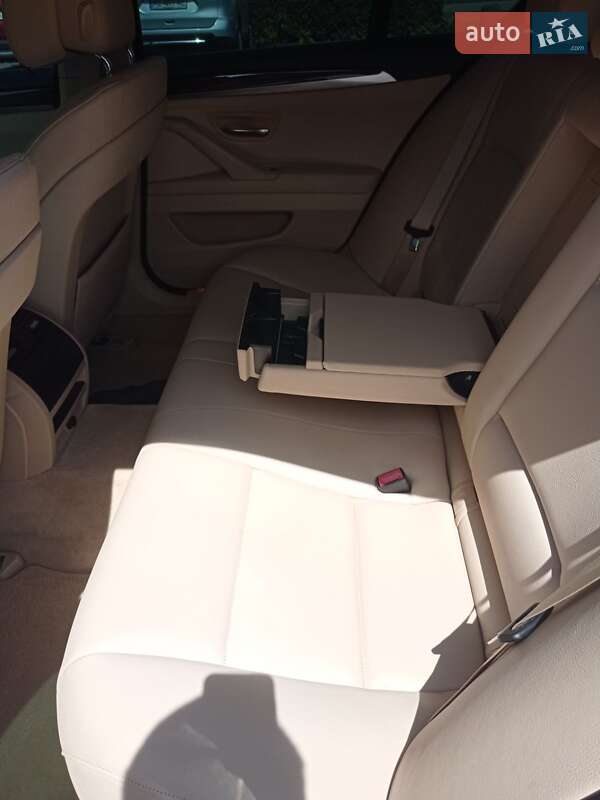Седан BMW 5 Series 2013 в Кам'янському