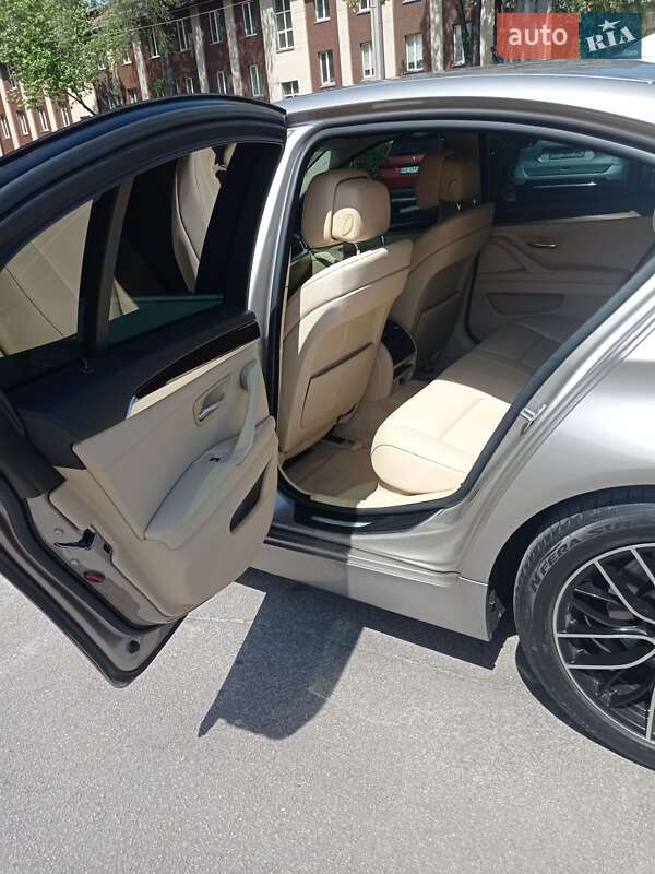 Седан BMW 5 Series 2013 в Кам'янському