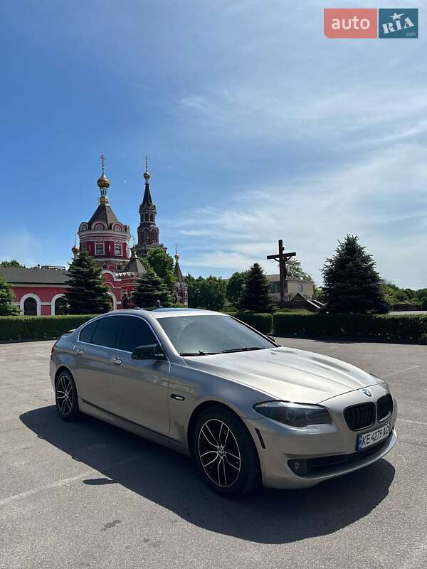 Седан BMW 5 Series 2013 в Кам'янському